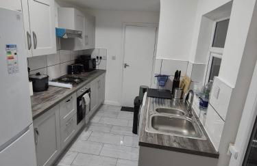 City Escape Stylish 4 bedroom house in Nottingham Sleep 9 - Foto 22