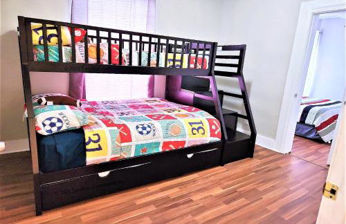 Furnished Home for Traveling Nurses, Corporate Stay Mid-Term Galveston-only 10Min to UTMB-7 Min to Cruise Port-1 Block to Beach Pleasure Pier- Large 3Bed-2Bath-7 Beds-CasaAzul 2605B - Foto 18