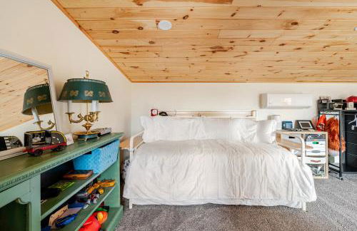 Secluded Private Retreat with Cabin & Vintage Airstream - Foto 23