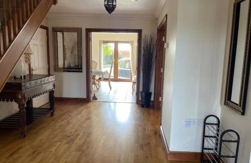 Spacious Home, 6 large bedrooms, full sky package, sleeps 14 - Foto 30