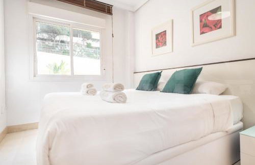 Seaside stay with large terrace, pool & parking REMS - Foto 11