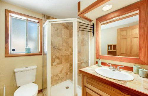 Calm Cozy 3BR cabin wAC, WiFi, Parking, BBQ - Foto 14