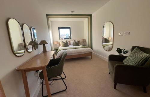 Still Waters - Luxury Lakeside Retreat with Hot Tub - Photo 50