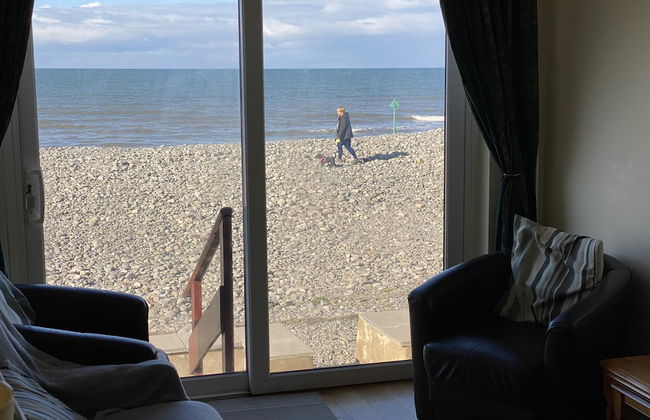 Beach Side House in Beautiful Borth - Photo 11