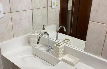 Casa aconchegante à 400m da Praia da Tartaruga - Ar condicionado - WIFI 450MB - Netflix - Cozinha Completa - Garagem - Foto 29