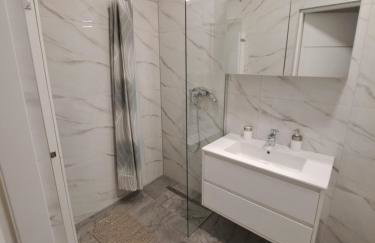 GAG Apartment in TRAM zone with FREE PARKING in front of the house - Photo 42