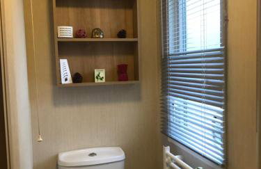 Poppy at Oakdene Forest Park - Foto 67