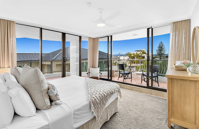 Albatross North Apartments - Photo 12