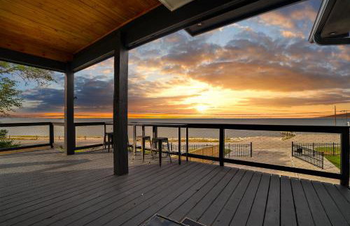 Waterfront Home with Views - Hot Tub & Movie Theatre - Foto 1