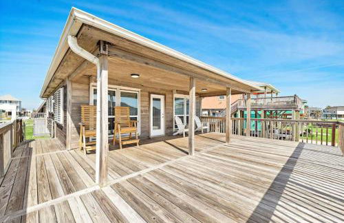 Cozy beach house with ocean views, fire pit and game room - Photo 22