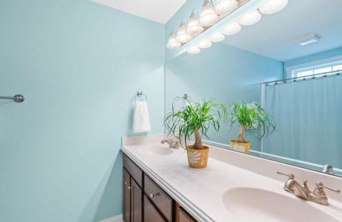 Stay at The Salty Gal - 4 Minute Walk to both Carolina and Kure Beaches - Foto 24