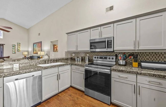 Enchanting House few min Away From the Parks 52 - Photo 8