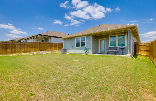 Remote Working Hub with Yard in South Austin Suburbs - Foto 24