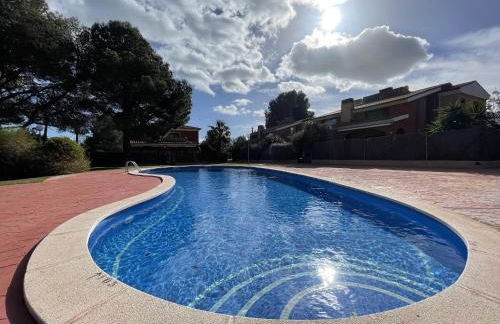 Casa Adosada Acogedora - Con Parking - ES-9-187 - Foto 1