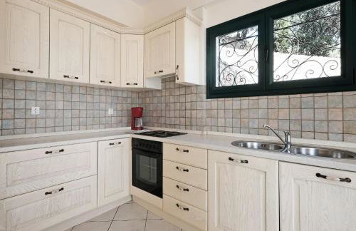 Villa by Kissakas Beach with Stunning Sea Views - Foto 10