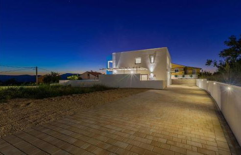 Nice Home In Linardici With Wifi - Photo 12