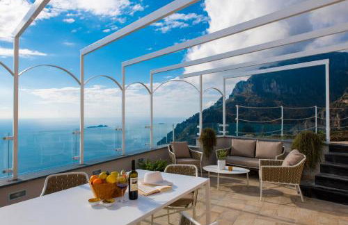 VILLA LA TAGLIATA spectacular jacuzzi tub amazing view and private parking garage - Photo 16