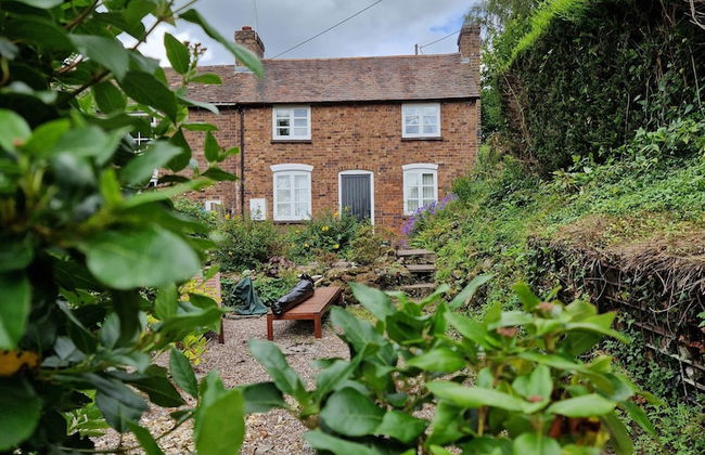 Lovely 2-bed Cottage in Coalbrookdale Telford - Photo 22