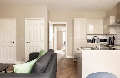 Plymouth by Charles Hope - Foto 50