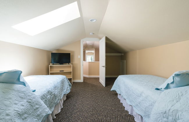 Anchor's Retreat by Avantstay Gorgeous Clift Top Views w/ Incredible Patio - Photo 5