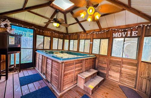 Maple House Romantic Getaway WHot Tub Near IAH - Foto 50