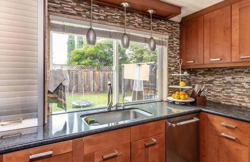 Spacious 5BR San Jose Home w Parking & Backyard - Foto 9