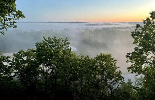 Secluded Riverfront Cabin with Bluff Views, Gated Privacy & Scenic Trail Access in Tahlequah, Oklahoma - Foto 72