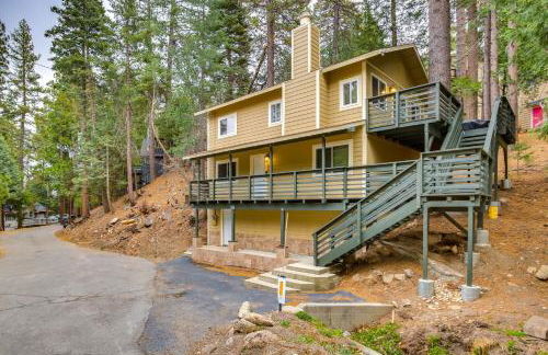 4 Mi to Lake Arrowhead Cabin with Grill and Deck! - Foto 3