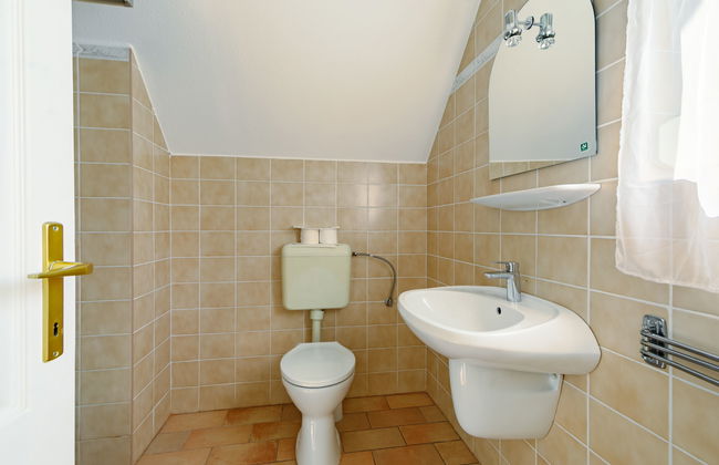 4 bedroom House in Balatonszárszó with private pool and garden - Photo 19