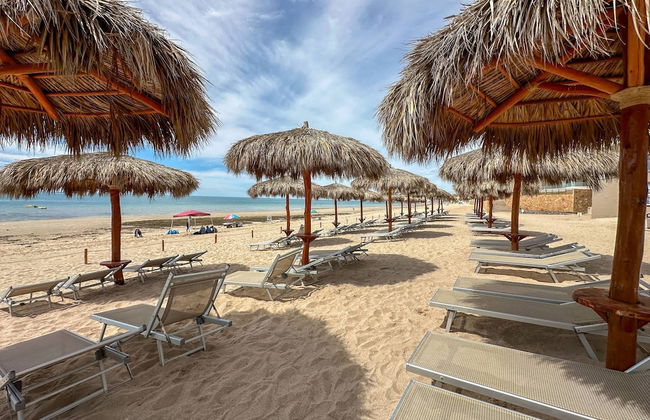 Oceanfront Vibes Iconic Beachside Getaway - Foto 76