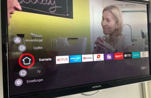 Modernes Zimmer mit Küchenzeile und Bad - Foto 8