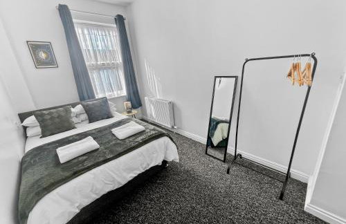 Stylish House Near Hospital with Free Parking - Foto 43