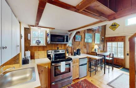 Pond View Cabin Brought to you by GetAway Vacations - Photo 3