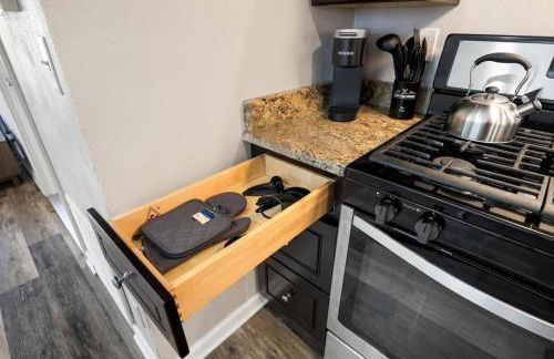 A Trendy Escape close to Downtown Peoria - Foto 22