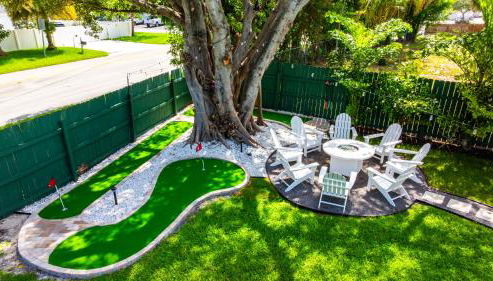 Heated Pool- MiniGolf- Fire Pit- Game Room- 1mi to Beach - Foto 3