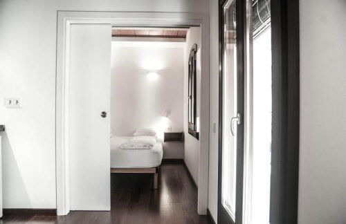 Barcelona Beach Apartments - Photo 8