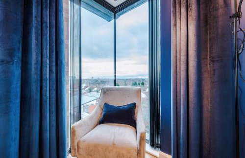 Stylish Penthouse, Free Parking, Pool Table, PS4 - Foto 33