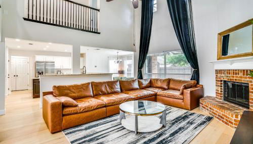 2 Mi to Old Town Spacious Burleson Vacation Home - Foto 4