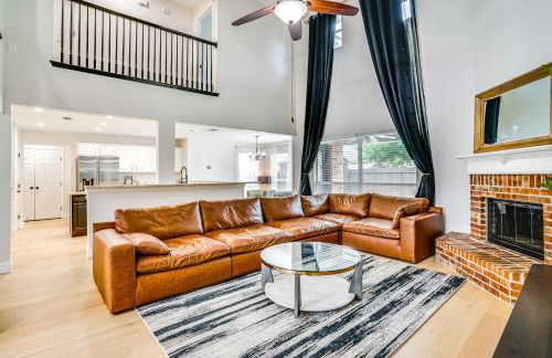 2 Mi to Old Town Spacious Burleson Vacation Home - Foto 4