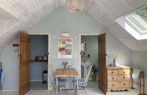 Bright, airy Annex in village with stunning views - Foto 9