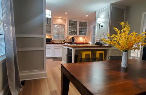 Cheerful 2 BR Near Colleges, Downtown, Attractions - Foto 15