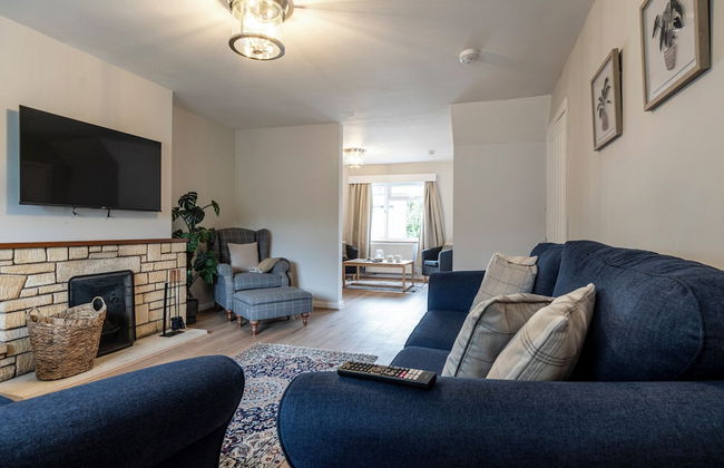 Bright&Spacious 3BD in Centre of Bourton - Photo 47