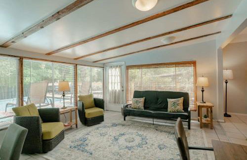 Private Pool & Yard Mins to Dining & University - Foto 5