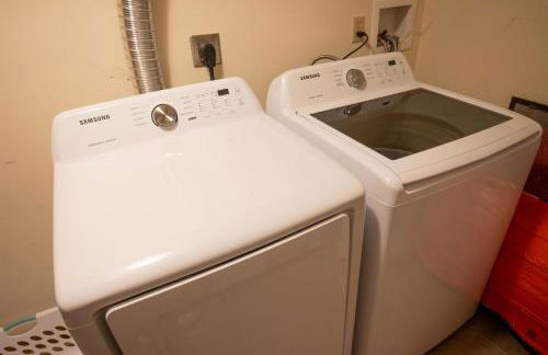 Leaf Peeper's - HUGE deck, pizza oven, Pac-man! - Photo 60