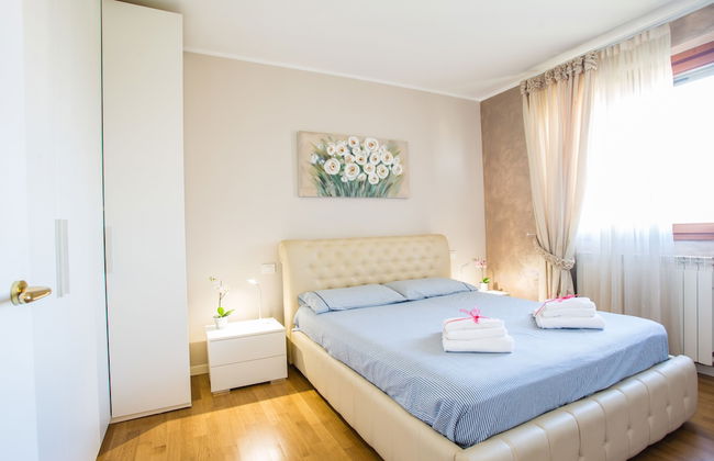 Bright Apartments Desenzano - Cascinale Pool 1 - Photo 2