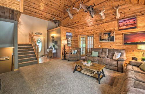 Kayaks and Boat Dock Lakeside Hot Springs Retreat - Foto 5