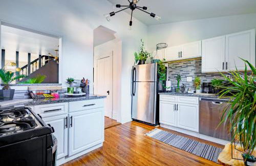 Jungle House Luxury Homes - Columbus Downtown Short North - Steps to Convention Center & Nationwide Arena - Sleeps up to 11 - Free Parking - Over 5,800 Five Stars - Foto 88