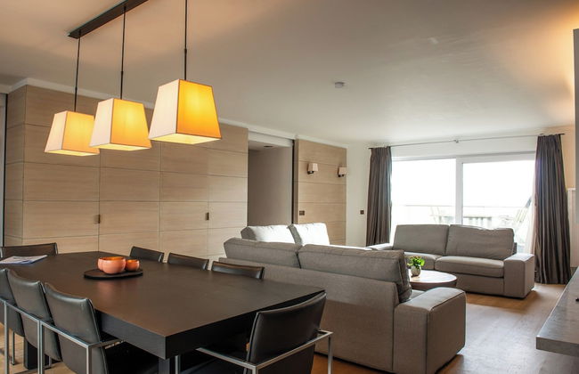 Spacious Seaside Apartment - Photo 13