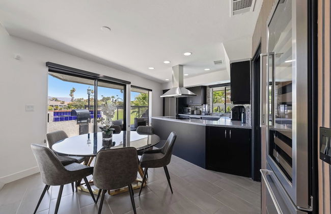 Golf Course-front Views, Pool+hot Tub, Patio Modern Edgy House by Avantstay - Foto 7