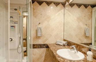 Frontline 2 bed apartment, San Pedro de Alcántara - Photo 26